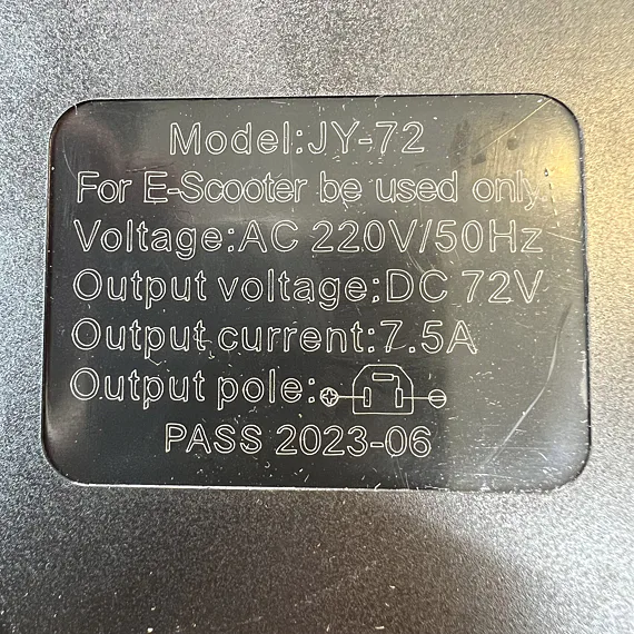 Nabíječka 72V 7.5A